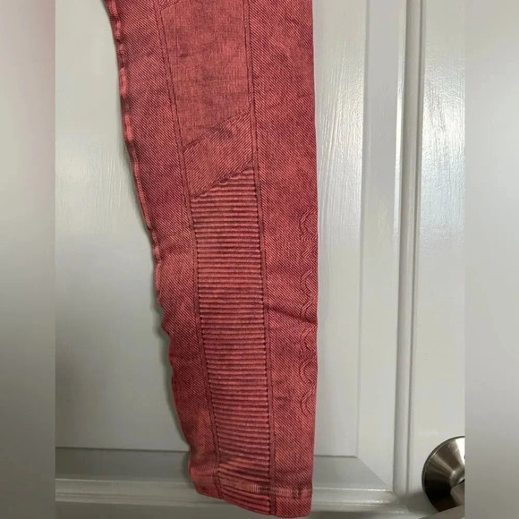 Avocado x TIU Tone It Up Sunrise seamless Leggings - Picture 11 of 13